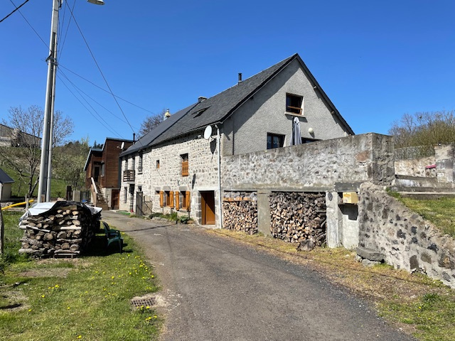 Prox MUROL, Maison en pierre